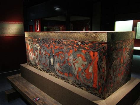 The Lacquer Craft of the Corridor Coffin (徼道棺) from Tomb No.